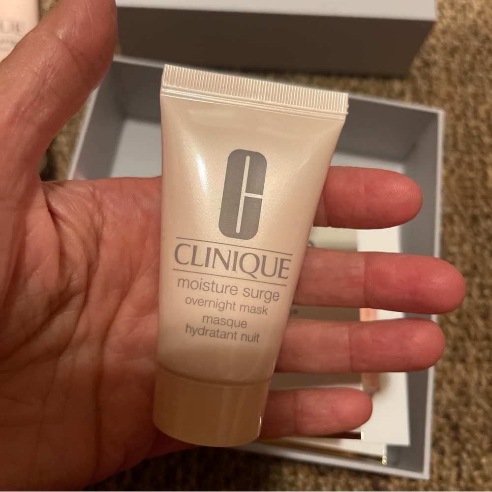 Makeup bundle - Picture 9 of 10